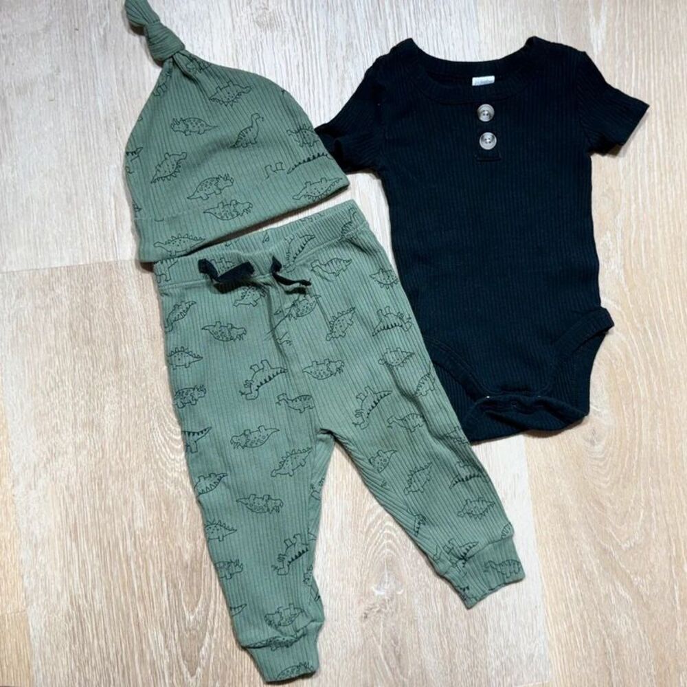 Baby Boy 3-Piece Ribbed Dinosaur Set - Bodysuit, Pants & Top Knot Hat 9M